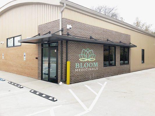 Bloom Medicinals-Akron-Exterior