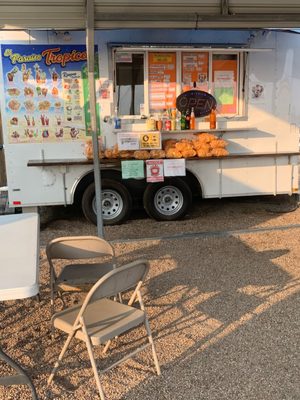 Cute truck run by sweet women offering all kinds of yummies! I loved the Aqua Fresca.