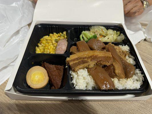 Braised pork belly bento