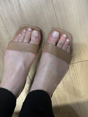 Non-toxic, fast-drying pedicure with the exact color i wanted