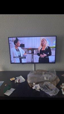 Watching housewives of Potomac in my hotel room, lol look at Karen Huger, lol