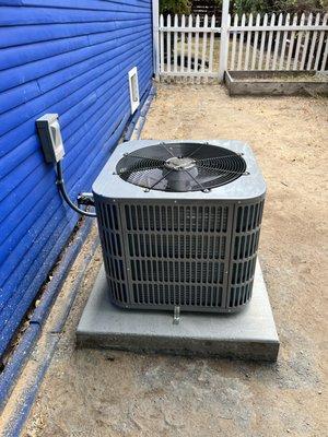 Heatpump Condenser installation