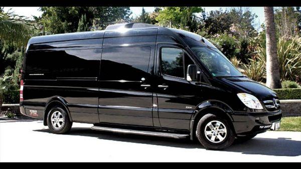 18 to 20 person Mercedes-Benz limo party bus exterior