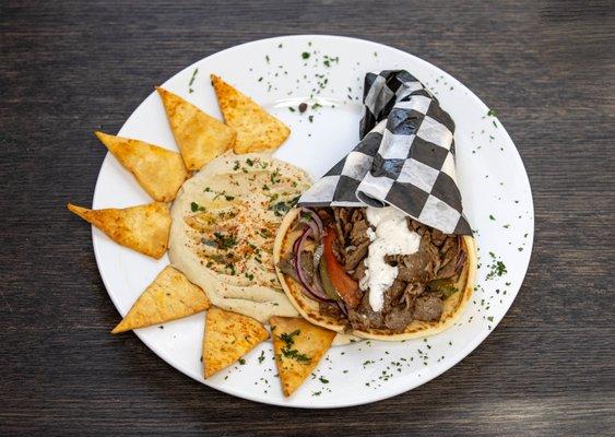 Gyro Pita with Hummus & Pita Chips