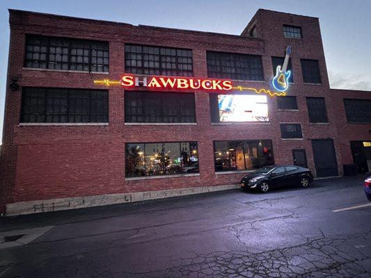 Best Wings in Jamestown? Going to find out.