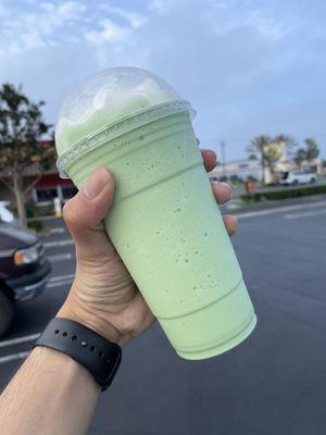 Green Tea Smoothie (TikTok: @justandyvu)