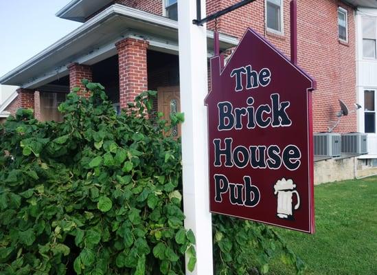 So you see, it's like a house. Made of bricks. That's also a pub.