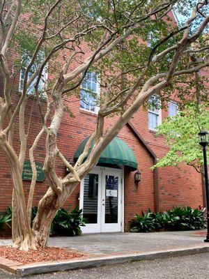 Entrance to Coles Chiropractic is located in the rear of the building where parking is available to patients.