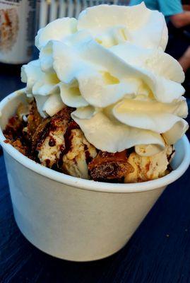 Peanut butter cup sundae