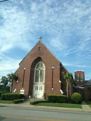 Front view of Sacred Heart Catholic Church