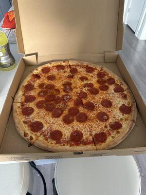 XL pepperoni pizza