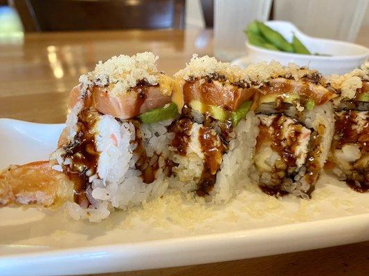 Seared salmon roll