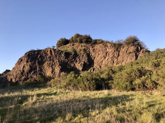 Neat rock formations along the Volcanic Trail