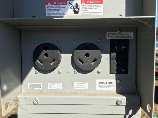 TT30R electrical receptacle and 15 amp 110V plugs in RV sites