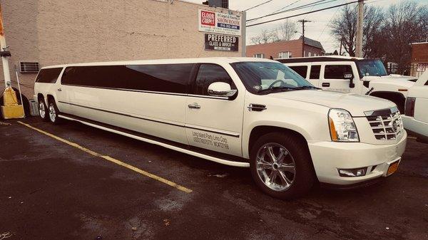 Double Axle 22 passengers Cadillac Escalade