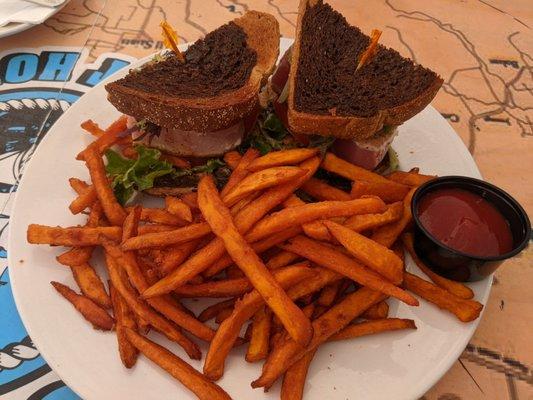 Ahi sandwich with sweet potato fries