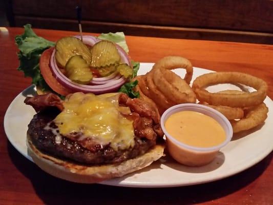 Late-night cheddar bacon burger with all the trimmings, plus a side of onion rings. Hello Lipitor!