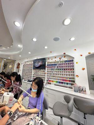 Mood Nail Lounge