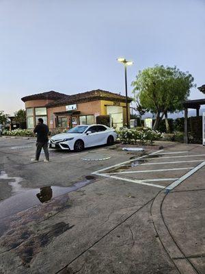 Car wash station