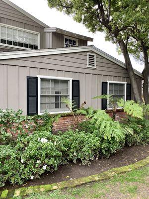 Custom Screen White Frame Charcoal Fiber | La Canada, CA | March 2019