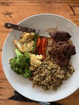 8oz sirloin special with wild rice and grilled veggies