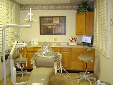 Hecht Family Dentistry; Usha Hecht, DDS