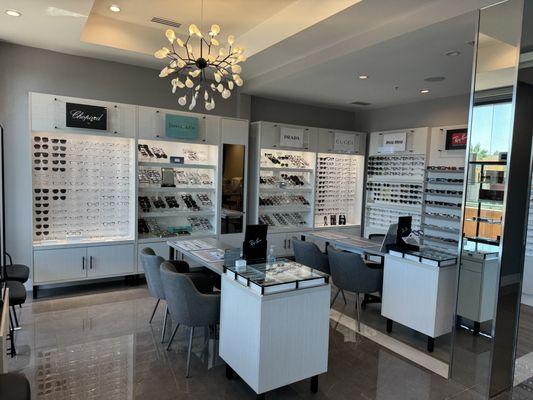 Welcome @Diamond Optometry , our brand-new eye care destination!