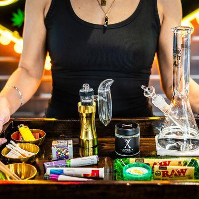 Experience the ultimate cannabis journey with our dabtender! Presenting our exclusive table package, curated for connoisseurs.