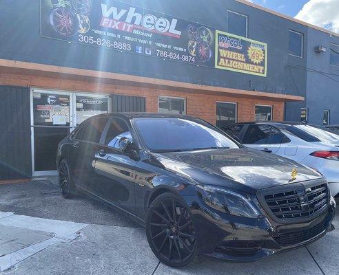 Mercedes Maybach Custom Wheel, Smoked Lights, custom calipers