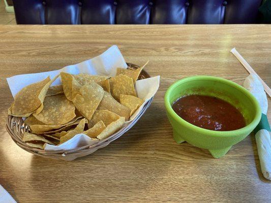 Complimentary nachos and salsa