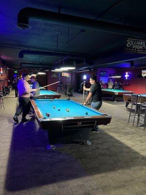 Leo's Sports Bar & Billiards