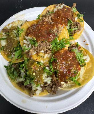 Deliciosos y auténticos tacos de Asada, Al Pastor, Birria y pollo a la plancha.