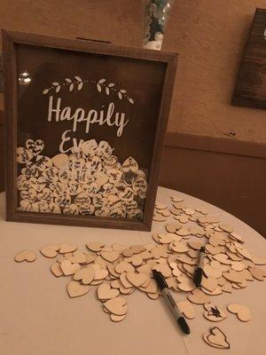 Sign-in Guest table on wooden hearts! Simply Unique...