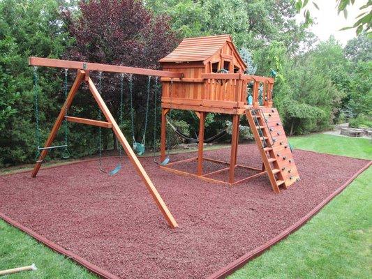 Swingset with Rubber Mulch