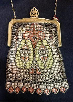 W & D mesh purse