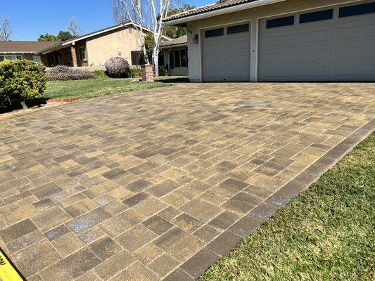 Before and After of Cleaning and Sealing of Pavers