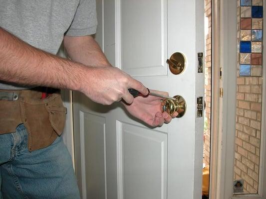 Locksmith professional install