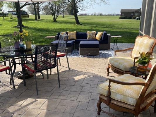 Sectional patio furniture