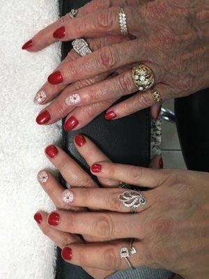 Pretty Christmas nail designs