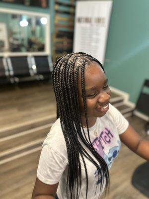 Medium knotless braids lower back