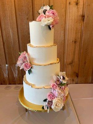 Cakes by Tori Elizabeth   https://www.cakesbytorielizabeth.com/