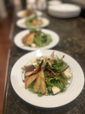 Roasted Pear & Gorgonzola Salad