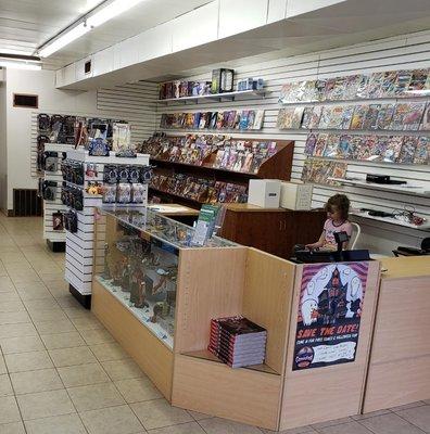 SCREAMING MONKEY COMICS - The perfect stop for comics, graphic novels, toys, games, t-shirts, statues and more!