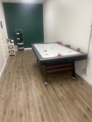 Air hockey table