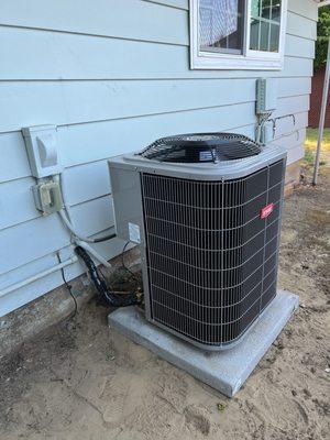 New Bryant air conditioner installed by Comfort Connection