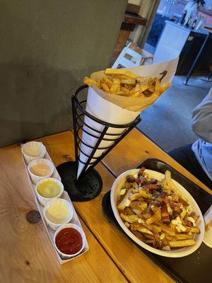 Large frites with five sauce flight