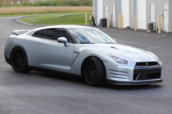 NISSAN GTR