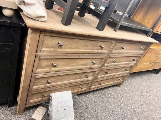 Absolutely gorgeous dresser, amazing condition