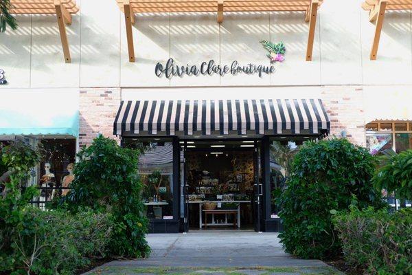 Store Front at the Queen's Marketplace in Waikoloa