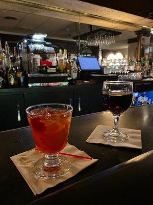 Old fashioned bar - Manhattan and House Wine